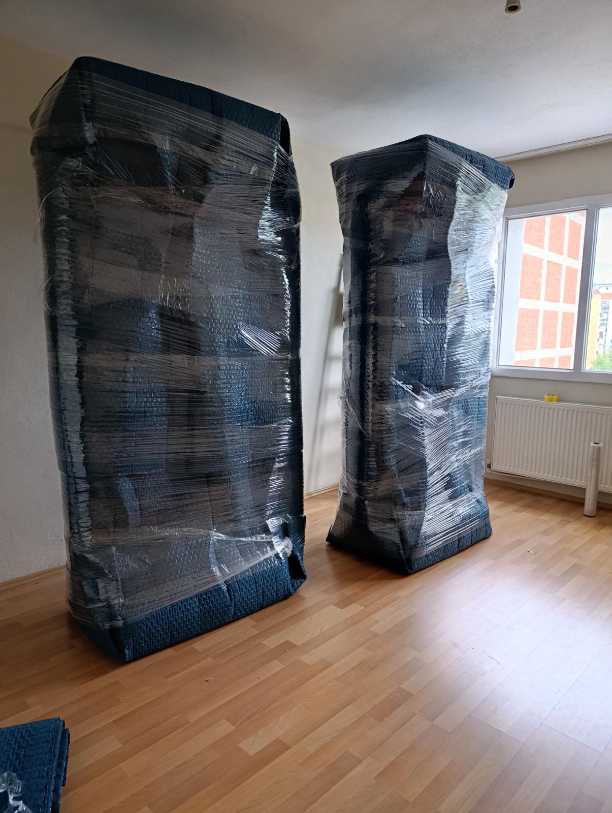 Paketlenmiş iki gardırop