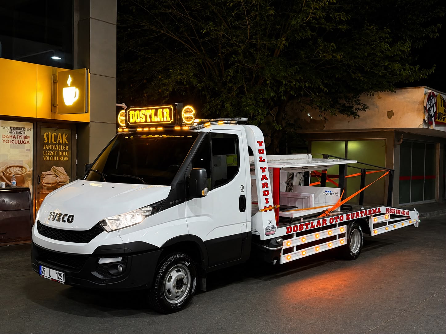 Dostlar Otomotiv çekicisi gece yol yardımında